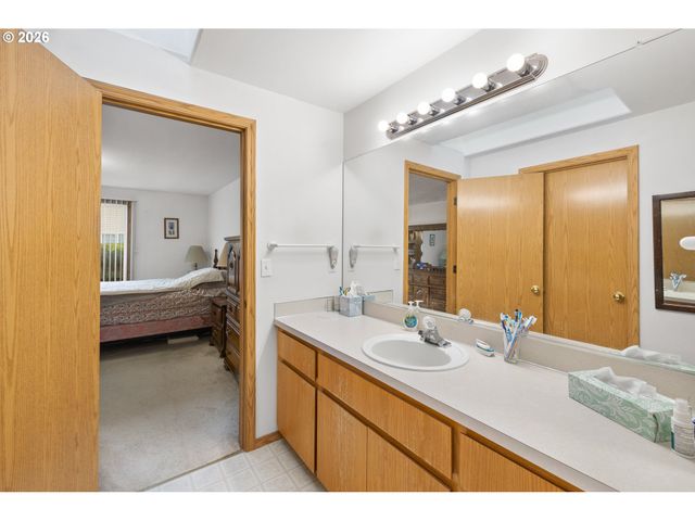 607 Se 5TH St, Battle Ground, WA 98604