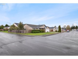 607 Se 5TH St, Battle Ground, WA 98604