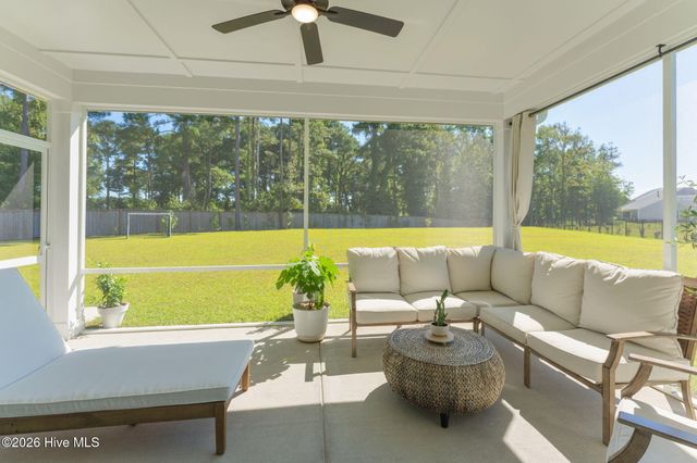 46 N Radiance Way, Hampstead, NC 28443