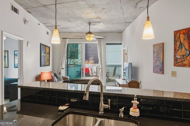 44 Peachtree Place NE 424, Atlanta, GA 30309