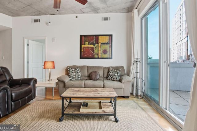 44 Peachtree Place NE 424, Atlanta, GA 30309