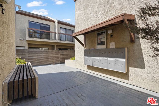 1655 Greenfield Avenue 3, Los Angeles, CA 90025