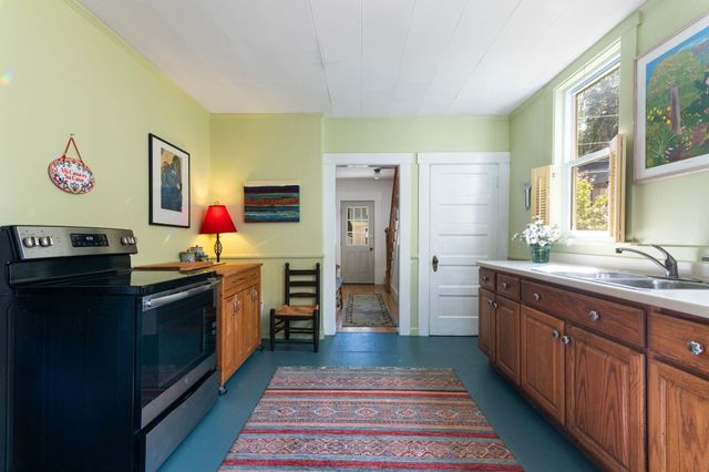 19 Blakeslee Street, Brattleboro, VT 05301