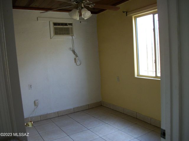 532 W Simmons Road, Tucson, AZ 85705