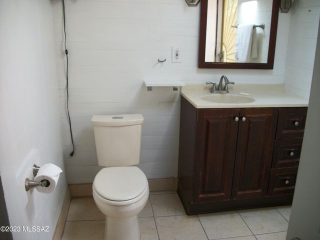 532 W Simmons Road, Tucson, AZ 85705