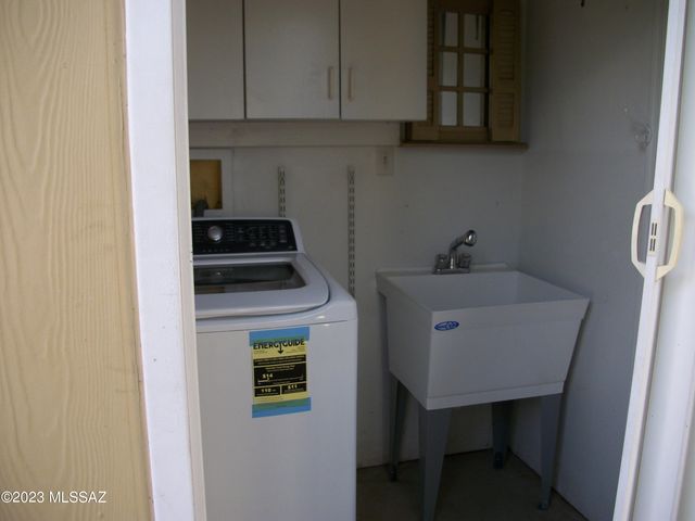 532 W Simmons Road, Tucson, AZ 85705