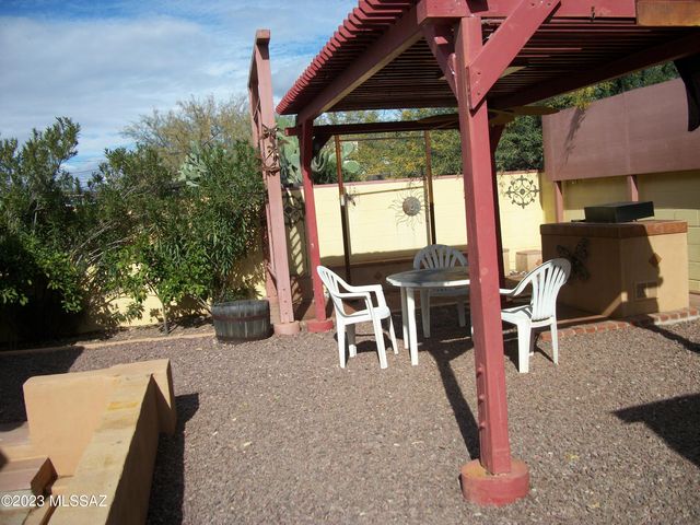 532 W Simmons Road, Tucson, AZ 85705
