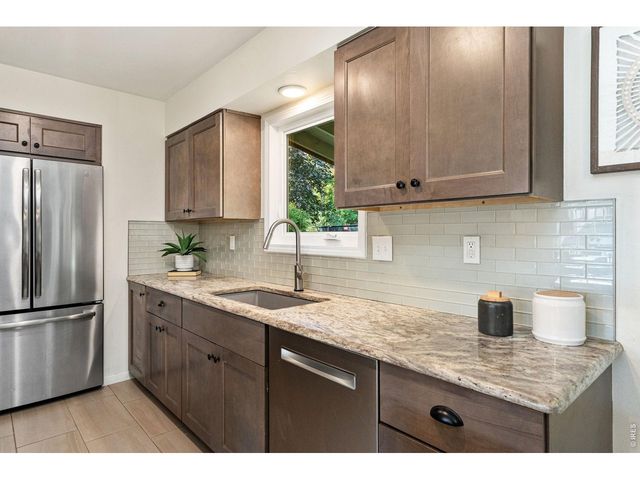 2072 Huntington Cir, Fort Collins, CO 80526