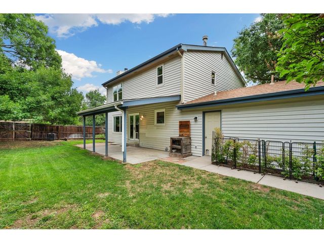 2072 Huntington Cir, Fort Collins, CO 80526