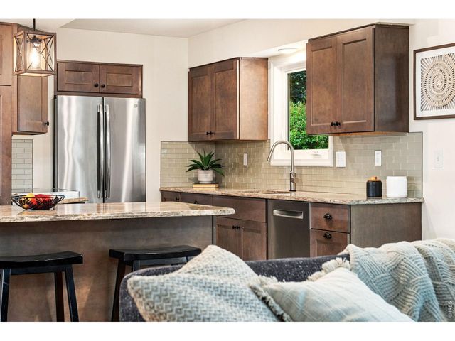 2072 Huntington Cir, Fort Collins, CO 80526