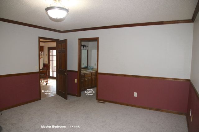 2544 Barwood Dr, Greenbrier, TN 37073