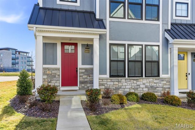 16503 Honey Locust Drive, Chesterfield, MO 63005