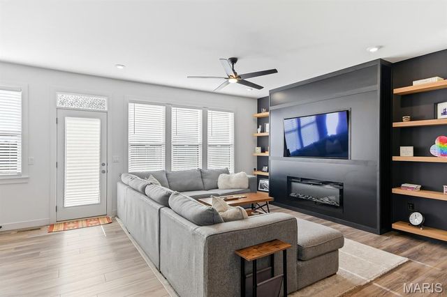 16503 Honey Locust Drive, Chesterfield, MO 63005