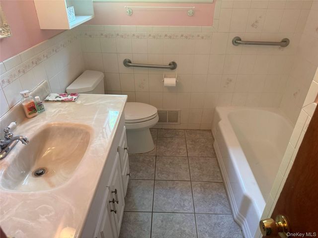 18 Greene Road, Spring Valley, NY 10977