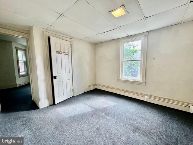 706 E WALNUT ST, Lancaster, PA 17602