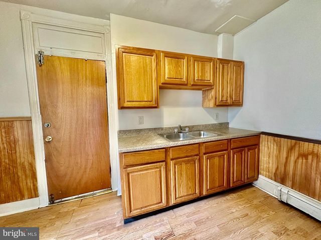 706 E WALNUT ST, Lancaster, PA 17602
