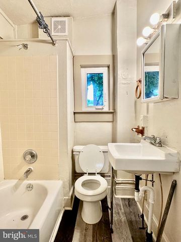 706 E WALNUT ST, Lancaster, PA 17602