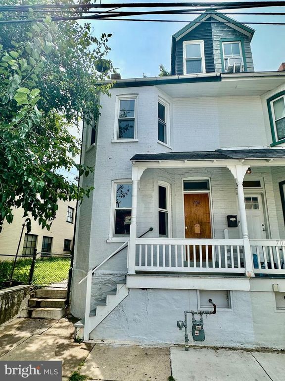 706 E WALNUT ST, Lancaster, PA 17602