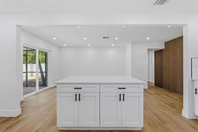 10906 N 28TH STREET, Tampa, FL 33612