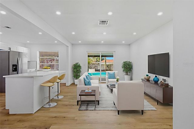 10906 N 28TH STREET, Tampa, FL 33612