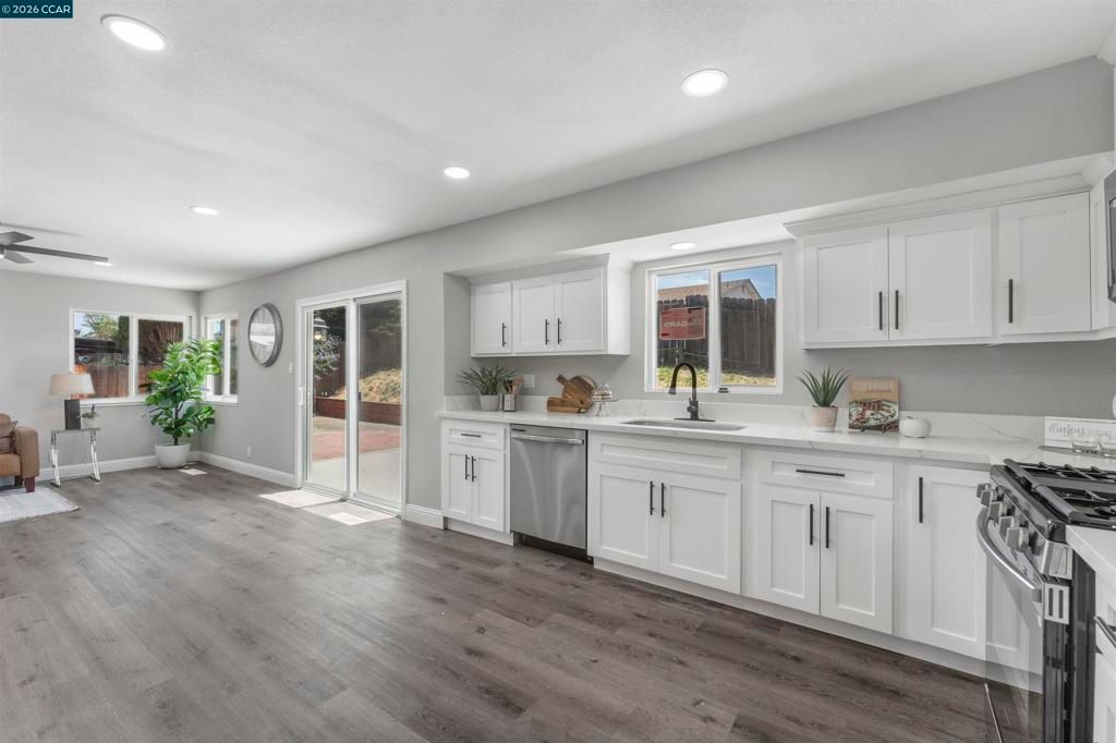 Image 11 of property listing at 1029 Doncaster Dr, Antioch, CA 94509