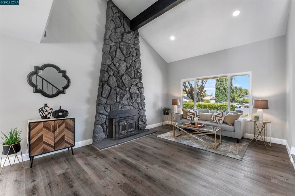 Image 6 of property listing at 1029 Doncaster Dr, Antioch, CA 94509