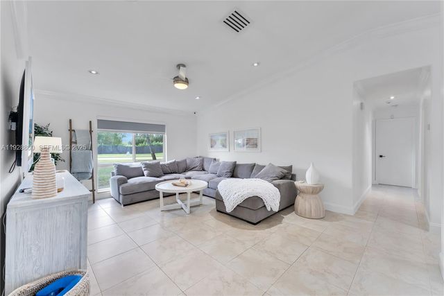 15151 SW 164th Ter, Miami, FL 33187