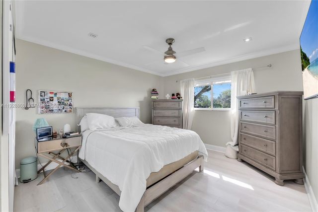 15151 SW 164th Ter, Miami, FL 33187