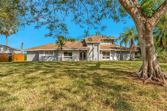 15151 SW 164th Ter, Miami, FL 33187