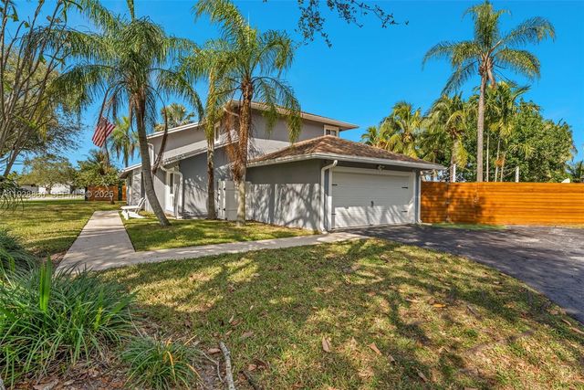 15151 SW 164th Ter, Miami, FL 33187