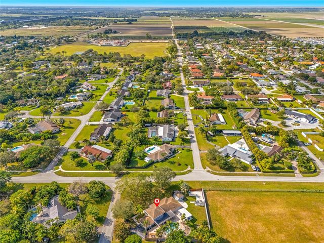 15151 SW 164th Ter, Miami, FL 33187