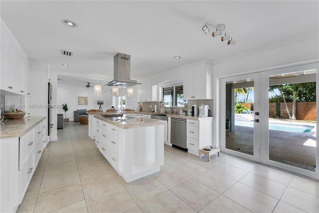 15151 SW 164th Ter, Miami, FL 33187