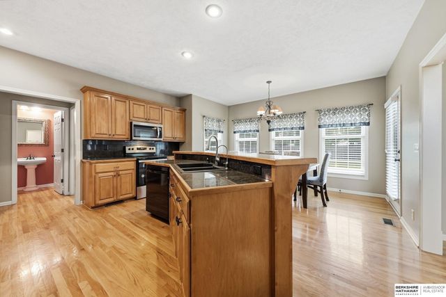 8333 Katrina Lane, Lincoln, NE 68512
