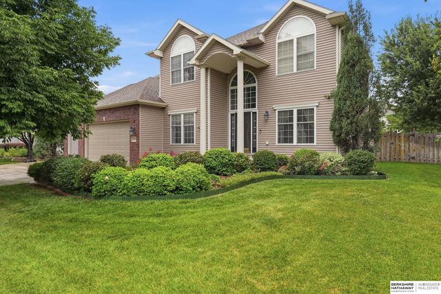 8333 Katrina Lane, Lincoln, NE 68512