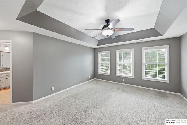 8333 Katrina Lane, Lincoln, NE 68512