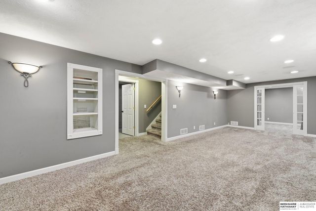 8333 Katrina Lane, Lincoln, NE 68512
