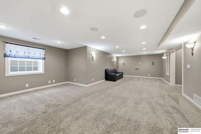 8333 Katrina Lane, Lincoln, NE 68512