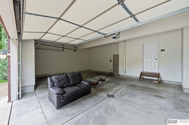 8333 Katrina Lane, Lincoln, NE 68512
