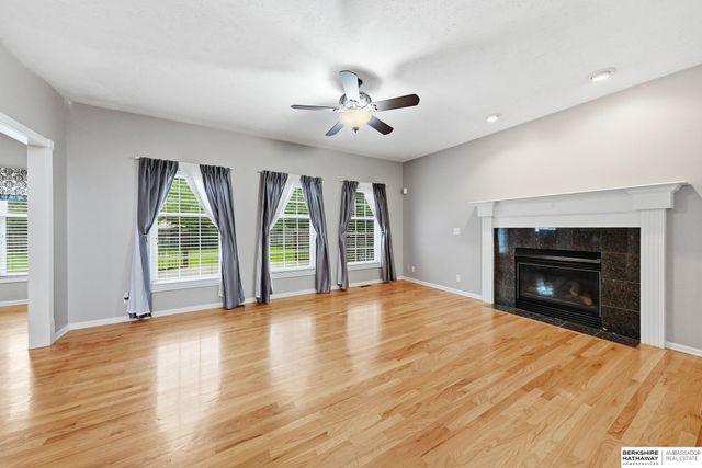 8333 Katrina Lane, Lincoln, NE 68512