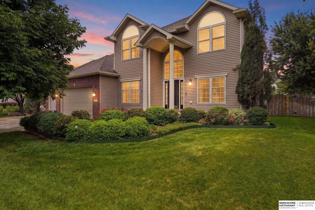 8333 Katrina Lane, Lincoln, NE 68512