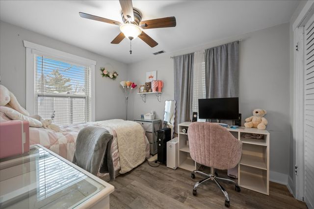 207 Second Street, Elgin, IL 60123