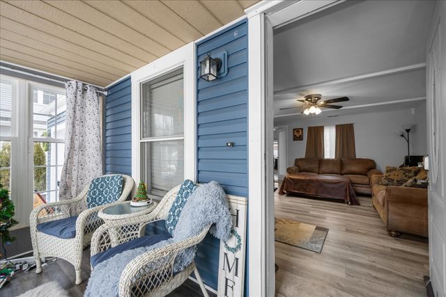 207 Second Street, Elgin, IL 60123