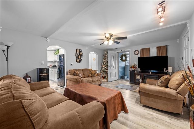 207 Second Street, Elgin, IL 60123