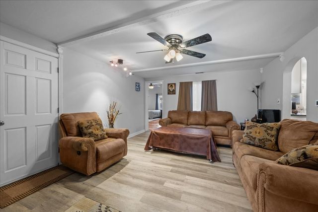 207 Second Street, Elgin, IL 60123