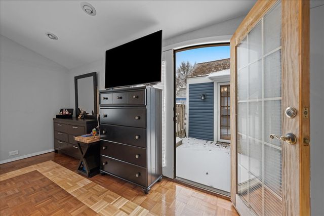 207 Second Street, Elgin, IL 60123