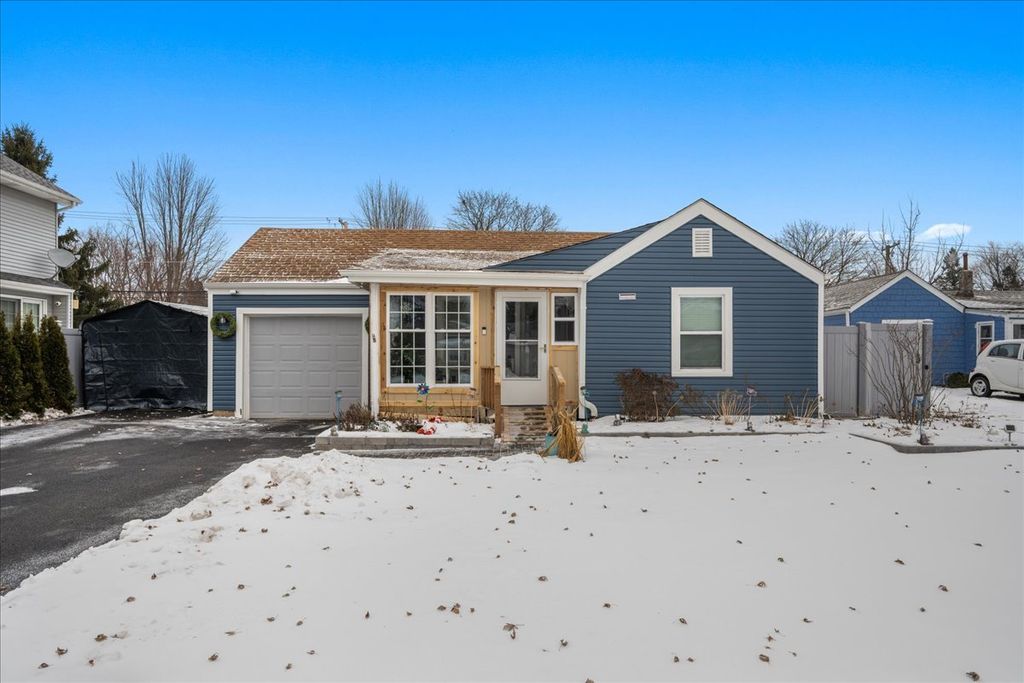 207 Second Street, Elgin, IL 60123