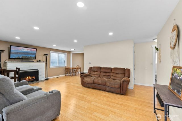 7642 S Thompson Avenue, Tacoma, WA 98408