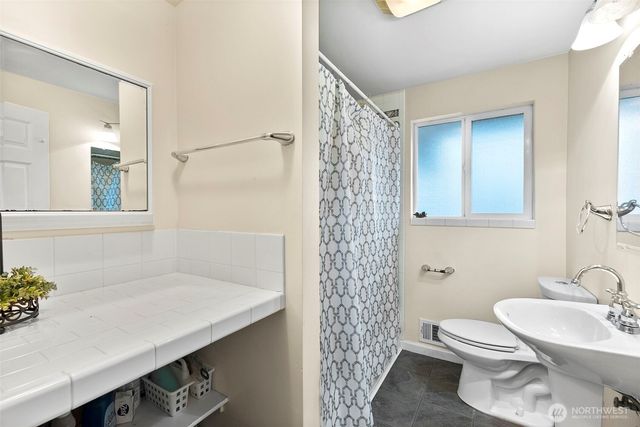 7642 S Thompson Avenue, Tacoma, WA 98408