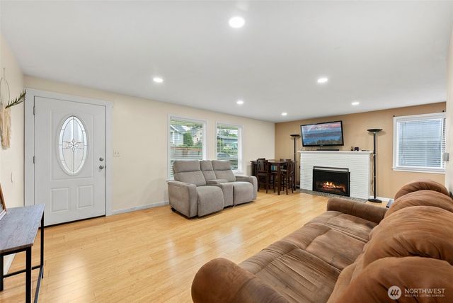 7642 S Thompson Avenue, Tacoma, WA 98408