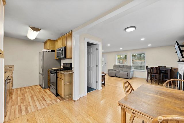 7642 S Thompson Avenue, Tacoma, WA 98408